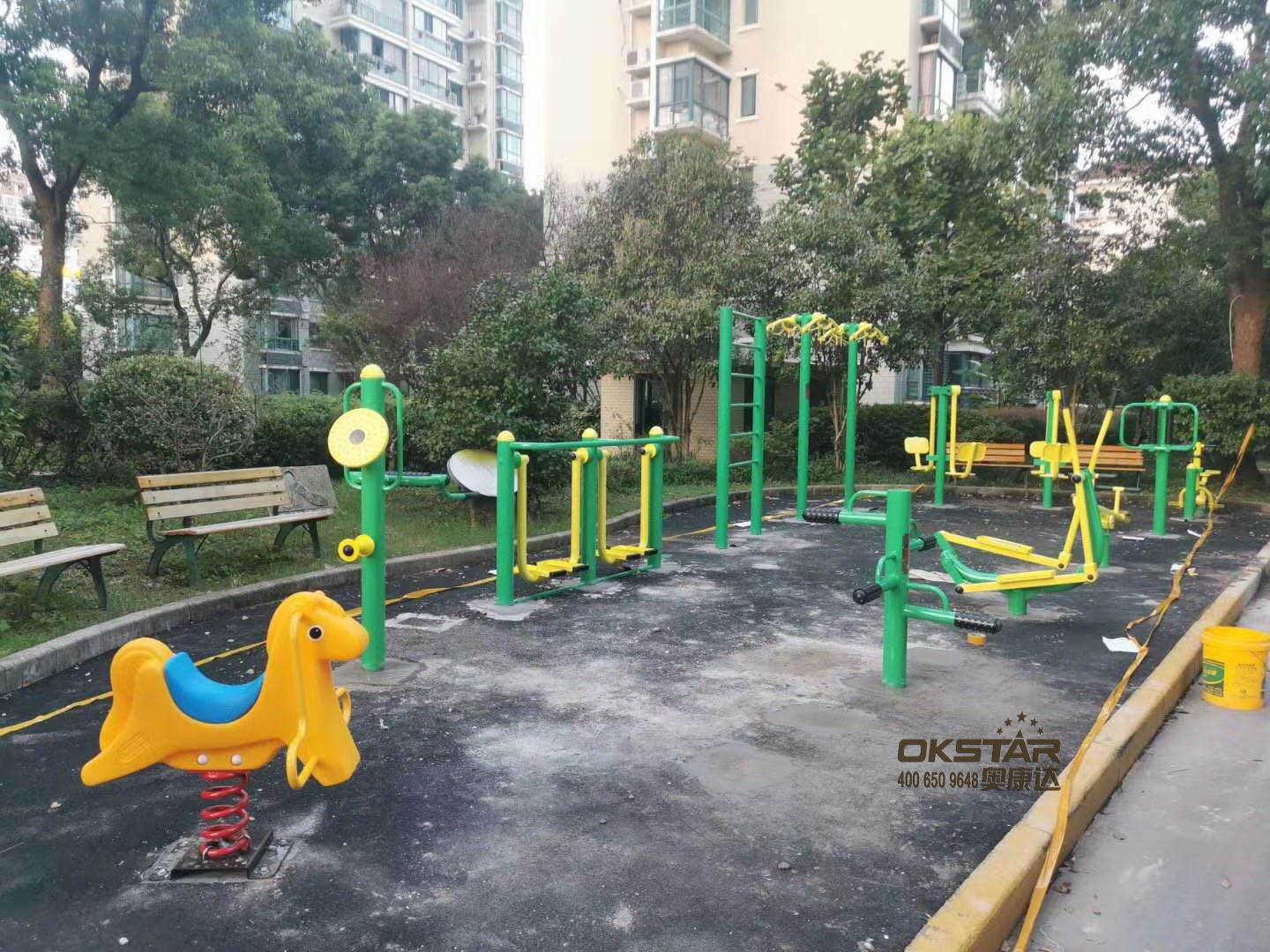 三天五块小区场地，提升速度的前提下保证施工质量。北京奥康达售后团队一直在路上，做最专业售后服务，助品牌深入人心。